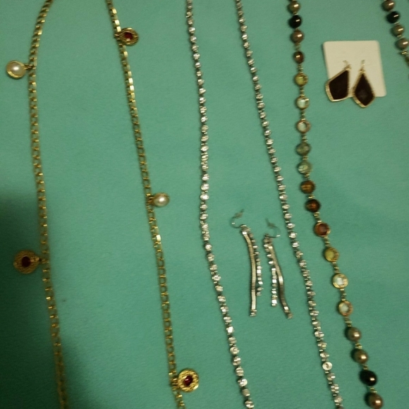 Lot of 9 necklaces and 2 pair of earrings - Picture 4 of 6